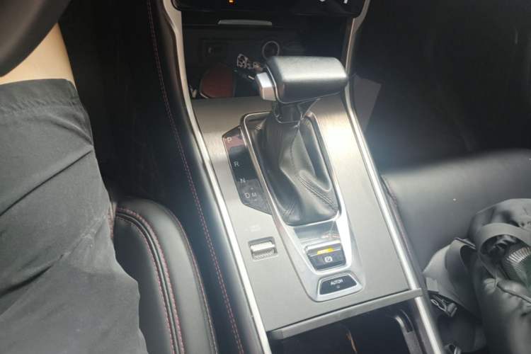 Used CHANGAN CS75 2022 Blue Whale Edition 1.5T DCT Luxury Model Gear Lever