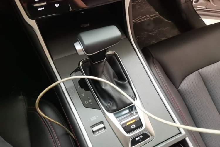 Used CHANGAN CS75 2022 Blue Whale Edition 1.5T DCT Prestige Model Gear Lever