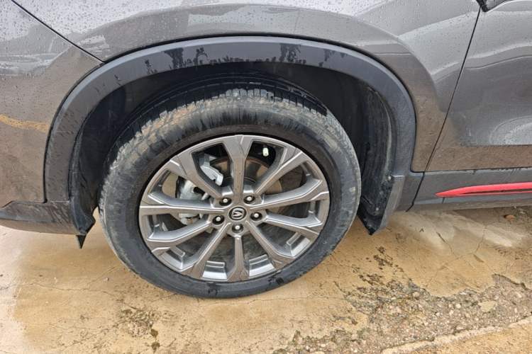 Used CHANGAN CS75 2022 Blue Whale Edition 1.5T DCT Prestige Model Left Front Wheel Hub