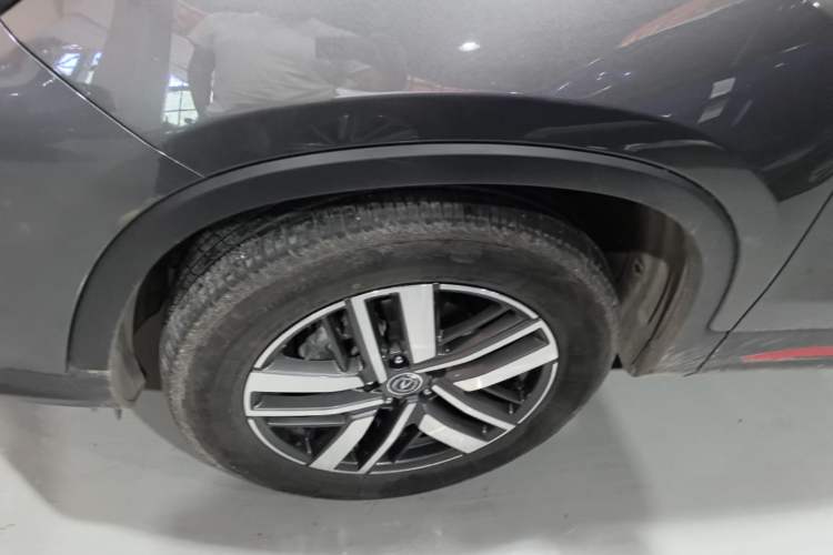 Used CHANGAN CS75 2022 Blue Whale Edition 1.5T DCT Luxury Model Left Front Wheel Hub