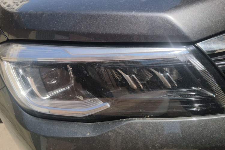Used CHANGAN CS75 2022 Blue Whale Edition 1.5T DCT Luxury Model Right Front Headlight