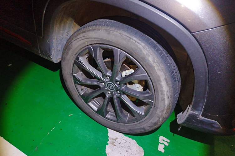 Used CHANGAN CS75 2022 Blue Whale Edition 1.5T DCT Prestige Model Right Front Wheel Hub