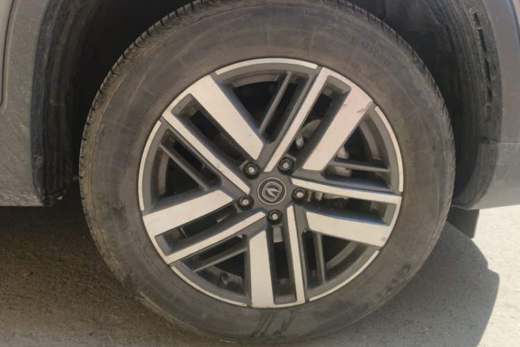 Used CHANGAN CS75 2022 Blue Whale Edition 1.5T DCT Luxury Model Right Front Wheel Hub