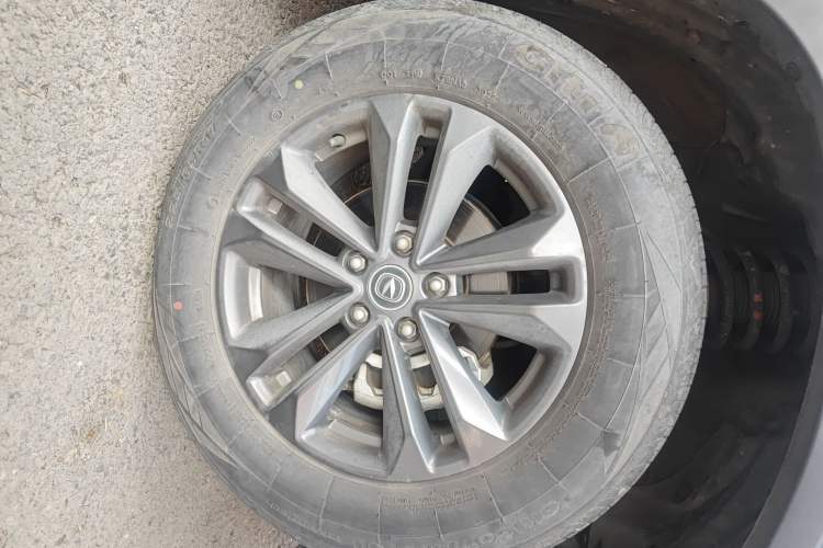 Used CHANGAN CS75 2022 Blue Whale Edition 1.5T Manual Elite Model Right Front Wheel Hub