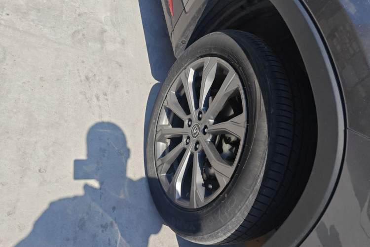 Used CHANGAN CS75 2022 Blue Whale Edition 1.5T DCT Prestige Model Right Front Wheel Hub