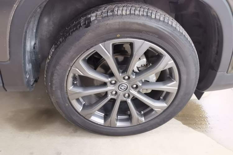 Used CHANGAN CS75 2022 Blue Whale Edition 1.5T DCT Prestige Model Right Front Wheel Hub