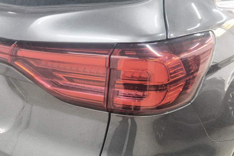 Used CHANGAN CS75 2022 Blue Whale Edition 1.5T DCT Prestige Model Right Rear Taillight