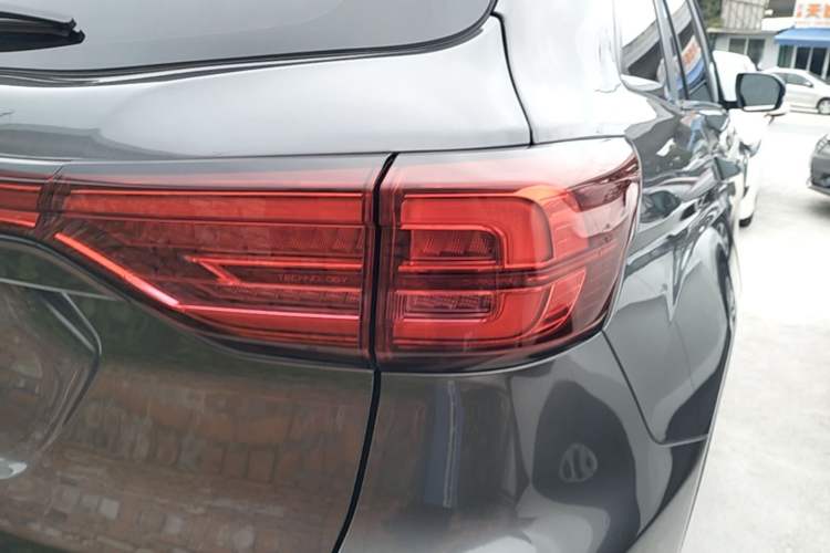 Used CHANGAN CS75 2022 Blue Whale Edition 1.5T DCT Luxury Model Right Rear Taillight