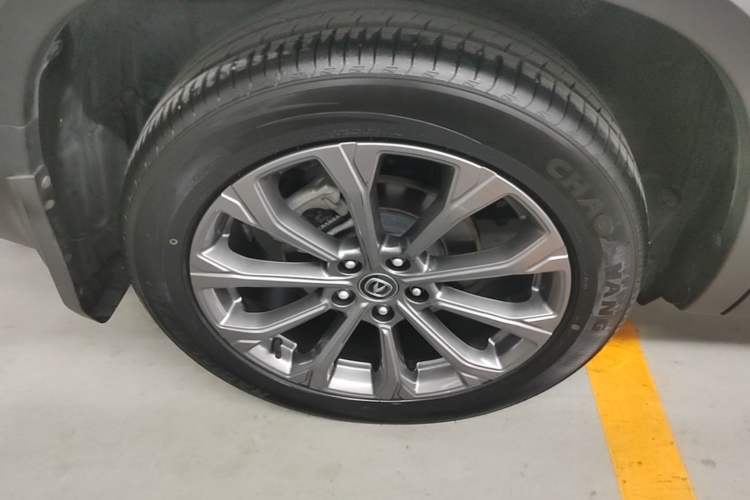 Used CHANGAN CS75 2022 Blue Whale Edition 1.5T DCT Prestige Model Right Rear Wheel Hub
