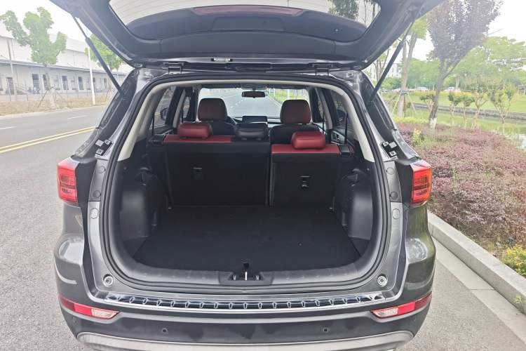 Used CHANGAN CS75 2022 Blue Whale Edition 1.5T DCT Prestige Model Trunk