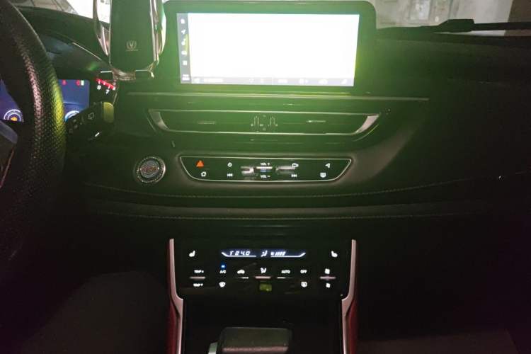 Used CHANGAN CS75 2022 Blue Whale Edition 1.5T DCT Prestige Model Audio And AC Panel