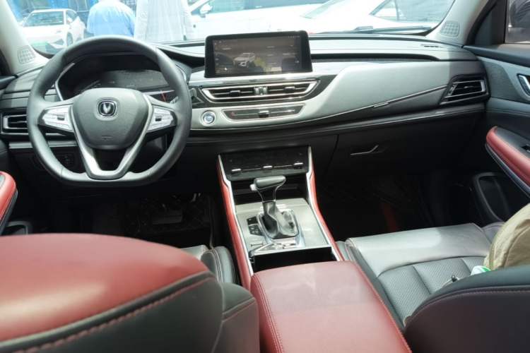Used CHANGAN CS75 2022 Blue Whale Edition 1.5T DCT Prestige Model Center Console