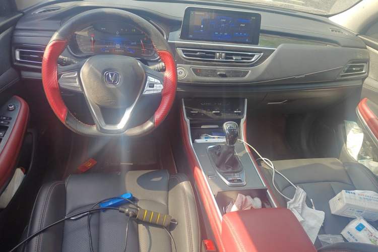 Used CHANGAN CS75 2022 Blue Whale Edition 1.5T Manual Elite Model Center Console