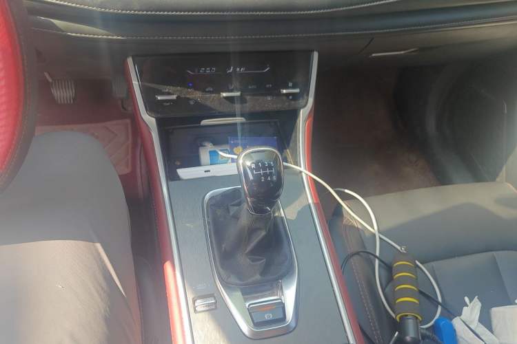 Used CHANGAN CS75 2022 Blue Whale Edition 1.5T Manual Elite Model Gear Lever