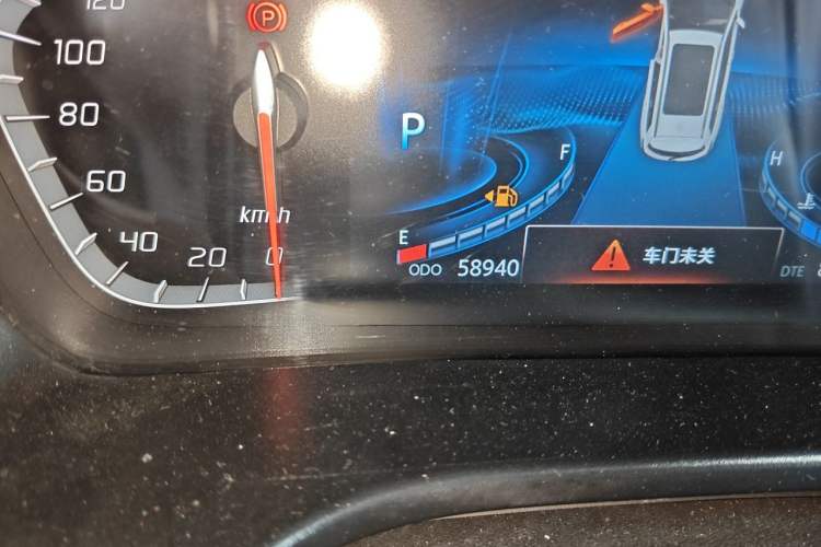 Used CHANGAN CS75 2022 Blue Whale Edition 1.5T DCT Prestige Model Odometer Close Up