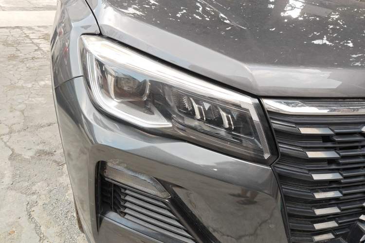 Used CHANGAN CS75 2022 Blue Whale Edition 1.5T DCT Prestige Model Right Front Headlight