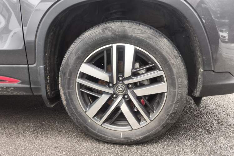 Used CHANGAN CS75 2022 Blue Whale Edition 1.5T DCT Luxury Model Right Front Wheel Hub