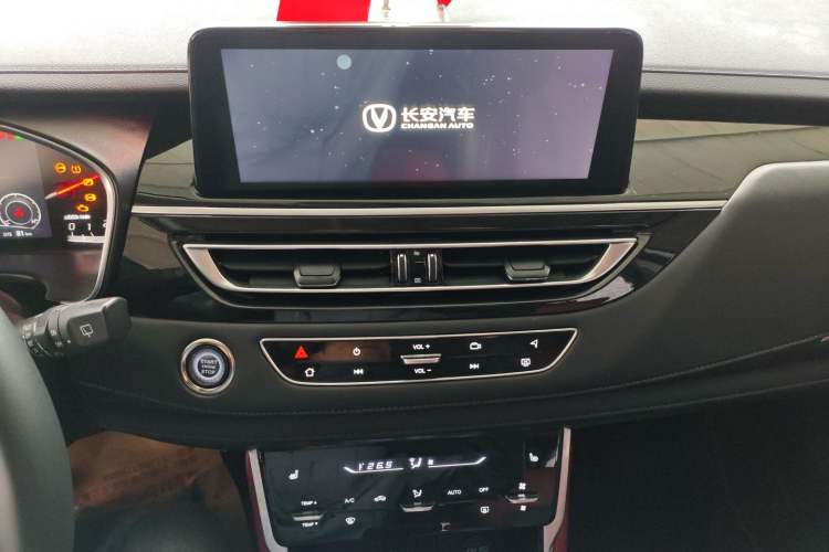 Used CHANGAN CS75 2022 Blue Whale Edition 1.5T DCT Prestige Model Audio And AC Panel