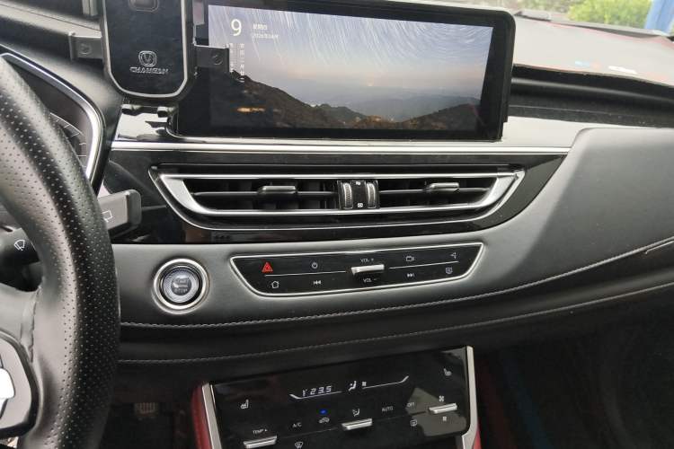 Used CHANGAN CS75 2022 Blue Whale Edition 1.5T DCT Prestige Model Audio And AC Panel