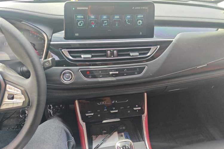 Used CHANGAN CS75 2022 Blue Whale Edition 1.5T Manual Elite Model Audio And AC Panel