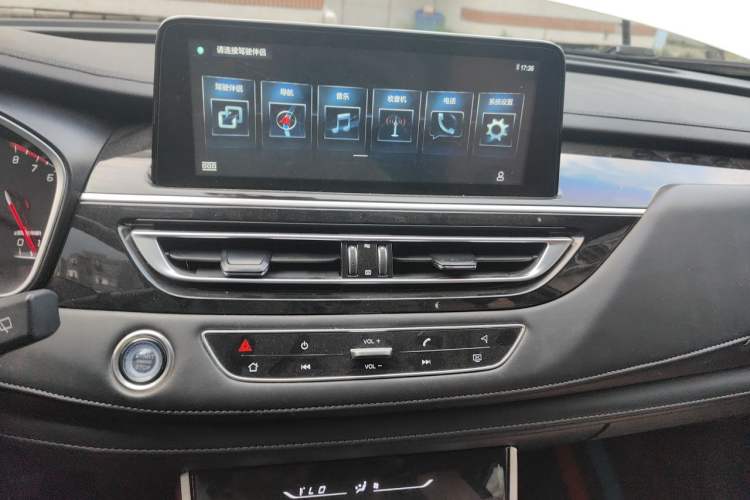 Used CHANGAN CS75 2022 Blue Whale Edition 1.5T Manual Elite Model Audio And AC Panel
