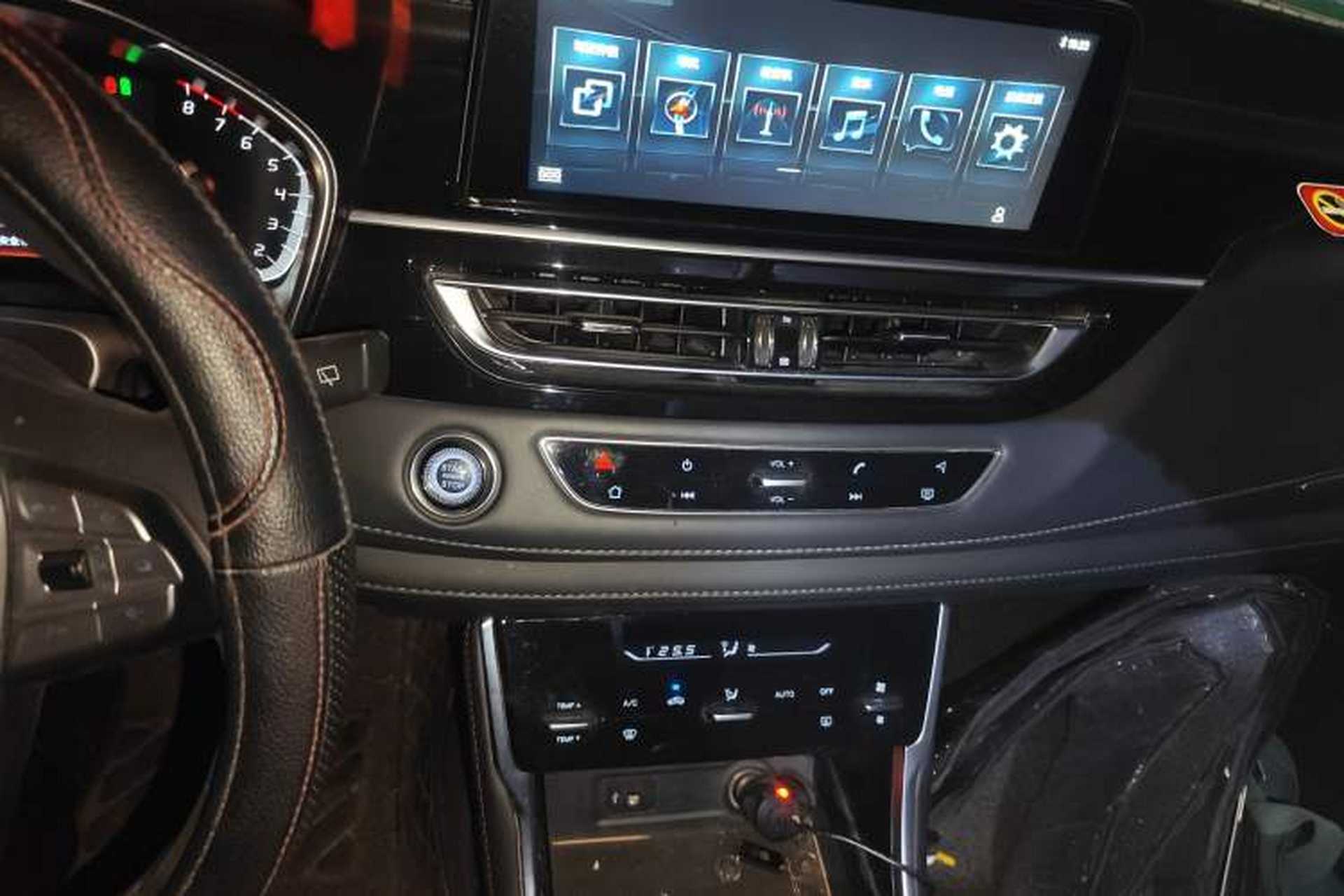 Used CHANGAN CS75 2022 Blue Whale Edition 1.5T Manual Elite Model Audio And AC Panel
