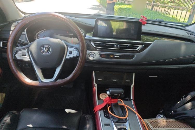 Used CHANGAN CS75 2022 Blue Whale Edition 1.5T DCT Prestige Model Center Console