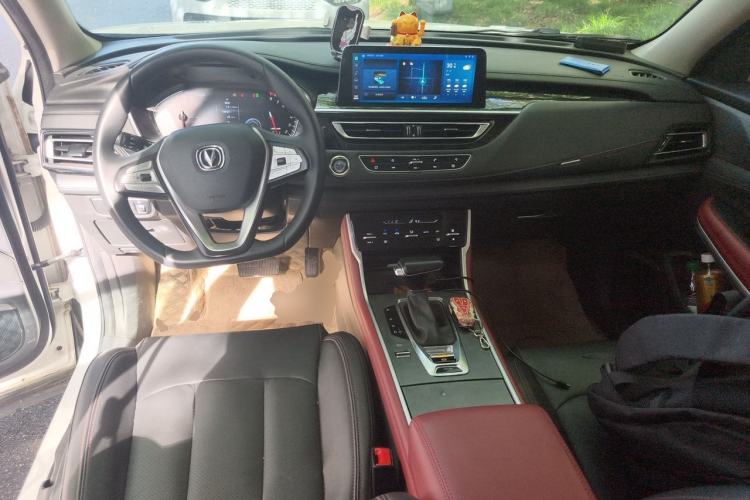 Used CHANGAN CS75 2022 Blue Whale Edition 1.5T DCT Luxury Model Center Console
