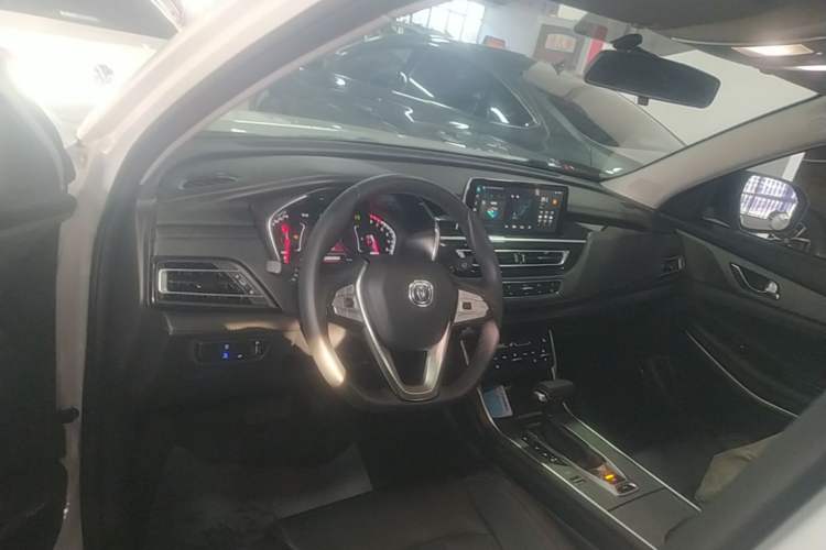 Used CHANGAN CS75 2022 Blue Whale Edition 1.5T DCT Prestige Model Center Console
