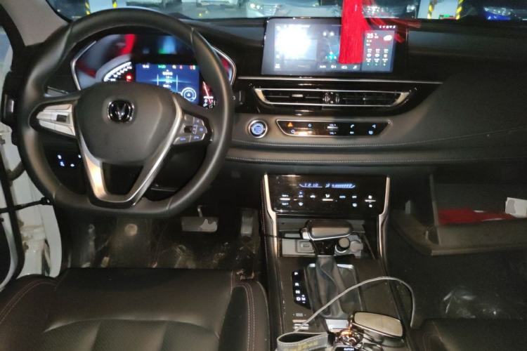 Used CHANGAN CS75 2022 Blue Whale Edition 1.5T DCT Luxury Model Center Console