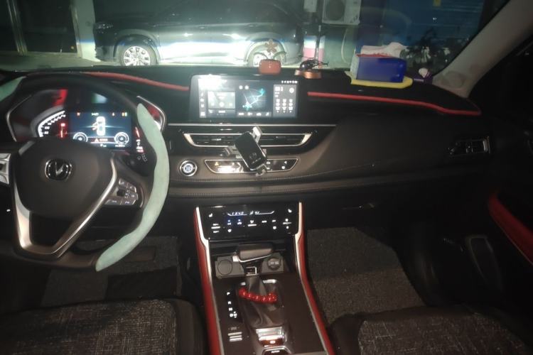 Used CHANGAN CS75 2022 Blue Whale Edition 1.5T DCT Prestige Model Center Console