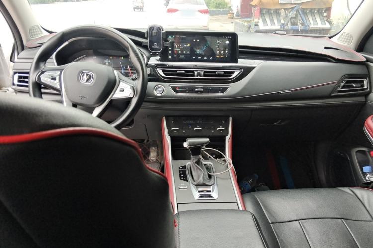 Used CHANGAN CS75 2022 Blue Whale Edition 1.5T DCT Prestige Model Center Console