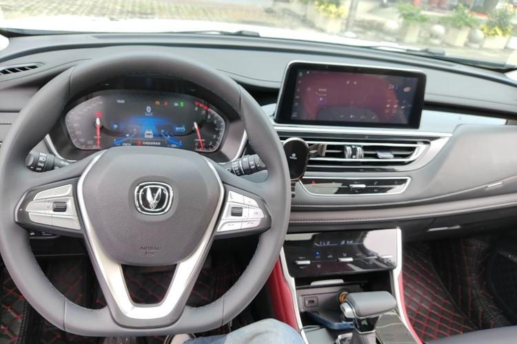 Used CHANGAN CS75 2022 Blue Whale Edition 1.5T DCT Luxury Model Center Console
