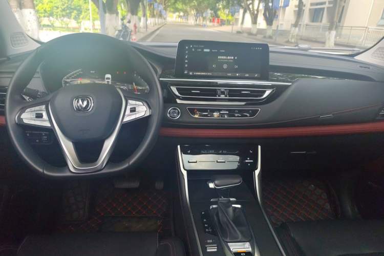Used CHANGAN CS75 2022 Blue Whale Edition 1.5T DCT Prestige Model Center Console