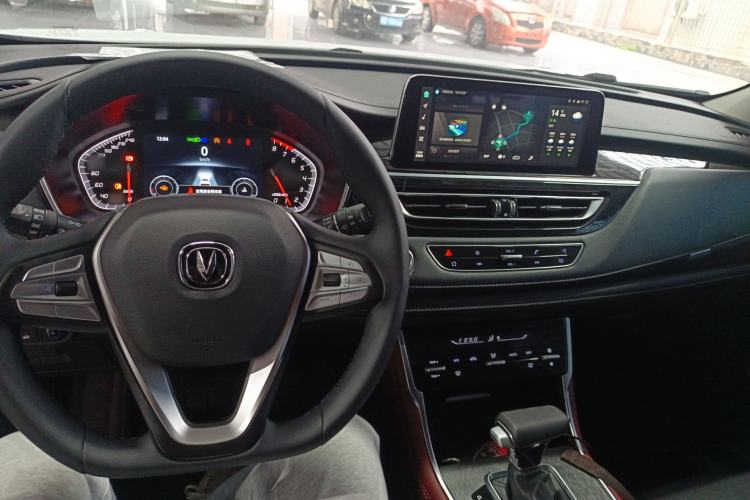 Used CHANGAN CS75 2022 Blue Whale Edition 1.5T DCT Luxury Model Center Console