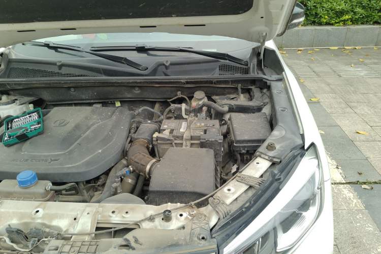 Used CHANGAN CS75 2022 Blue Whale Edition 1.5T DCT Luxury Model Engine Bay Left
