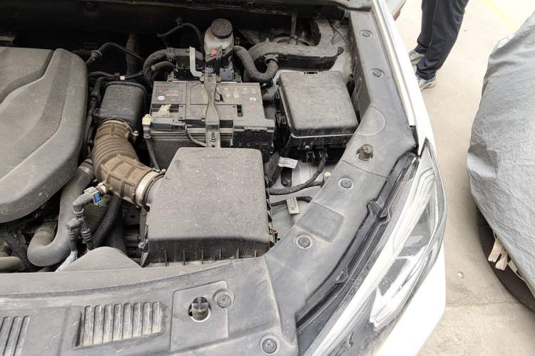 Used CHANGAN CS75 2022 Blue Whale Edition 1.5T Manual Elite Model Engine Bay Left