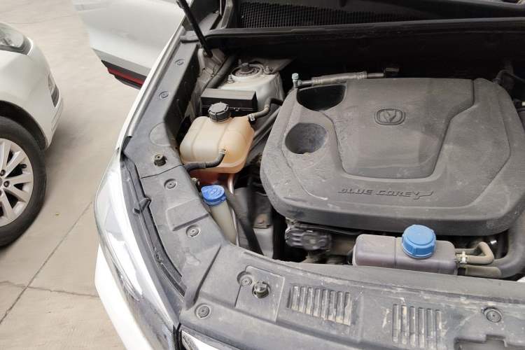 Used CHANGAN CS75 2022 Blue Whale Edition 1.5T Manual Elite Model Engine Bay Right