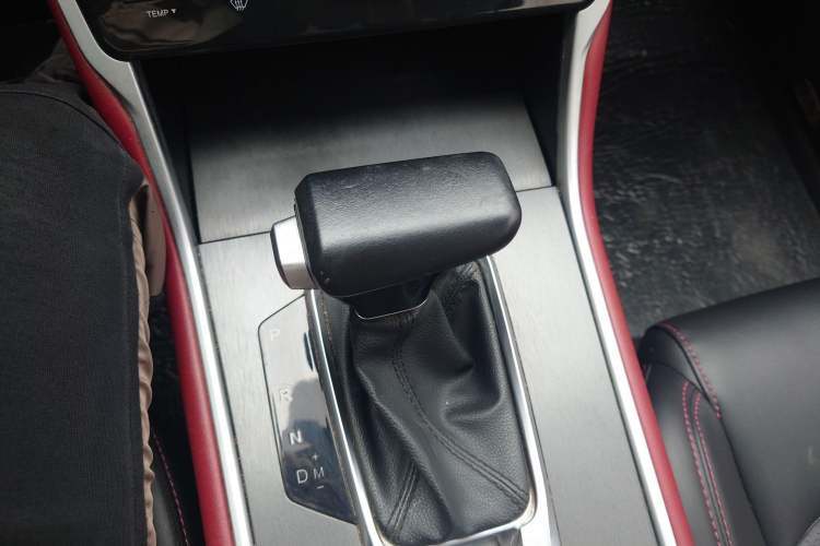 Used CHANGAN CS75 2022 Blue Whale Edition 1.5T DCT Prestige Model Gear Lever