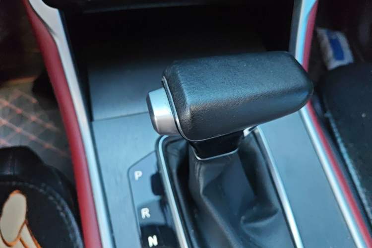 Used CHANGAN CS75 2022 Blue Whale Edition 1.5T DCT Prestige Model Gear Lever
