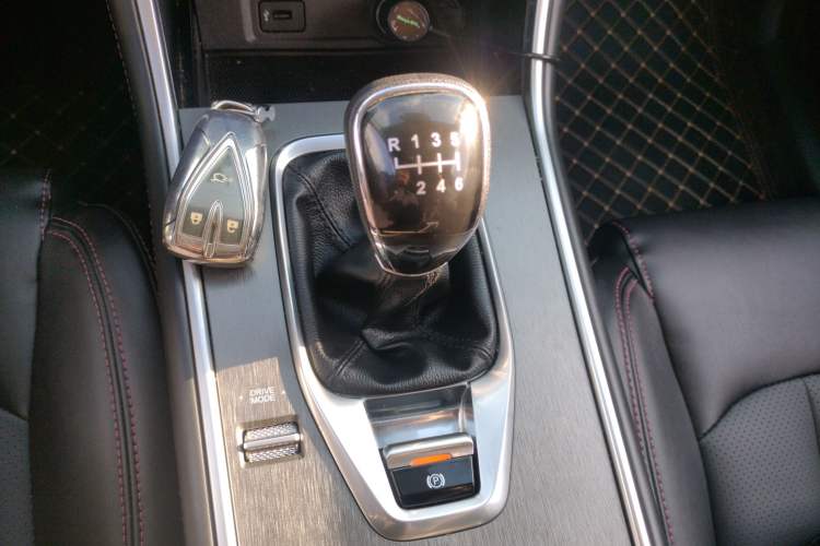 Used CHANGAN CS75 2022 Blue Whale Edition 1.5T Manual Elite Model Gear Lever