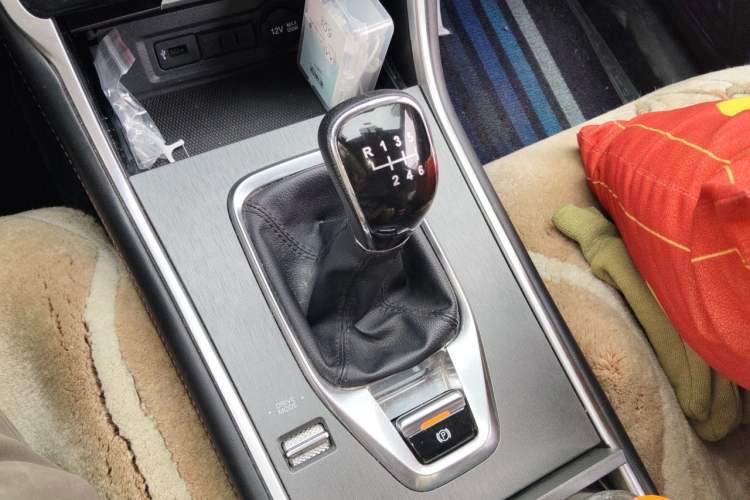 Used CHANGAN CS75 2022 Blue Whale Edition 1.5T Manual Elite Model Gear Lever