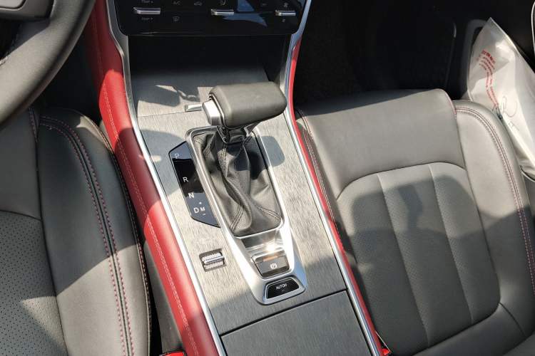 Used CHANGAN CS75 2022 Blue Whale Edition 1.5T DCT Luxury Model Interior 4