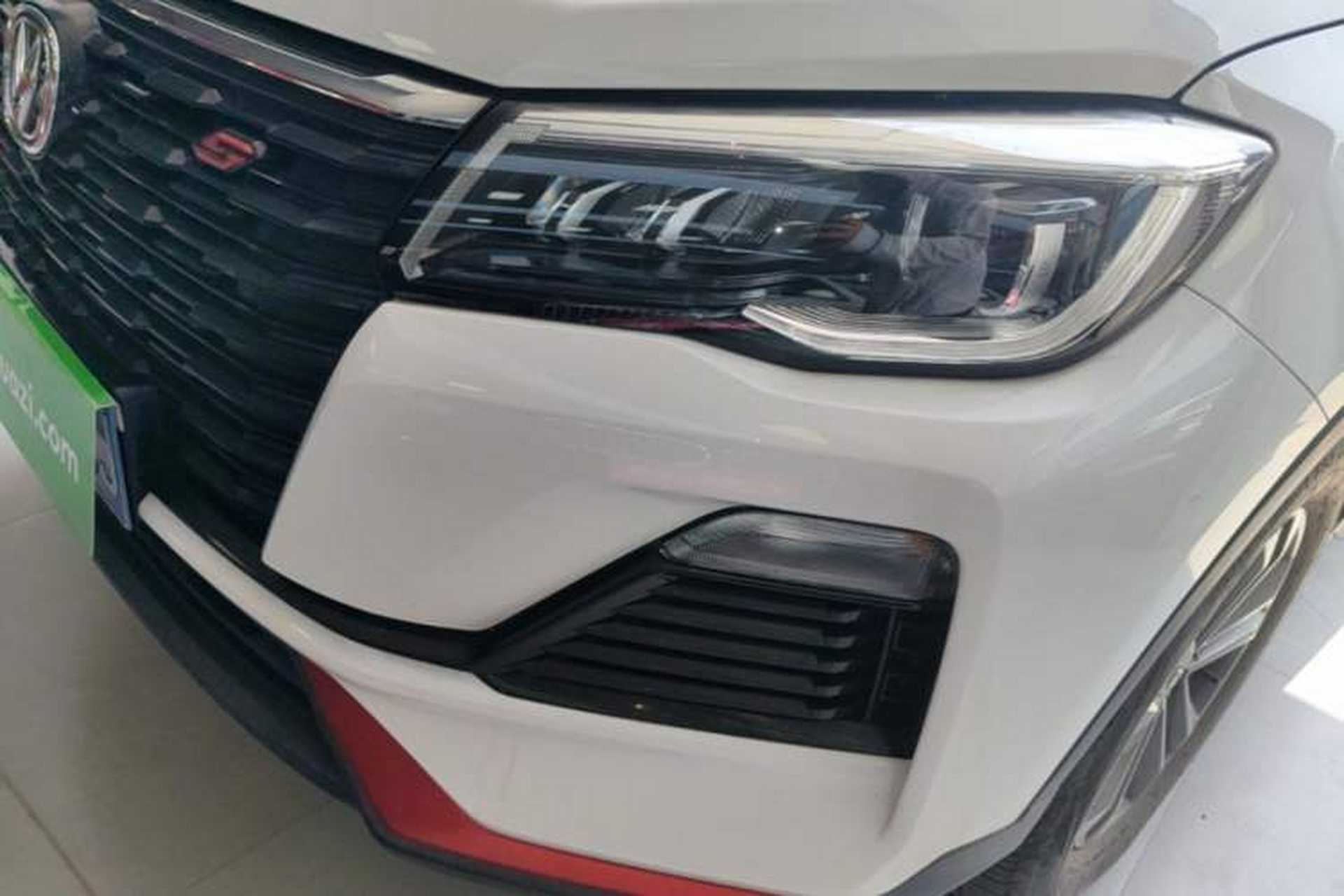 Used CHANGAN CS75 2022 Blue Whale Edition 1.5T Manual Elite Model Left Front Headlight