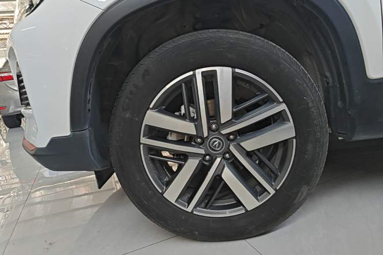 Used CHANGAN CS75 2022 Blue Whale Edition 1.5T DCT Luxury Model Left Front Wheel Hub