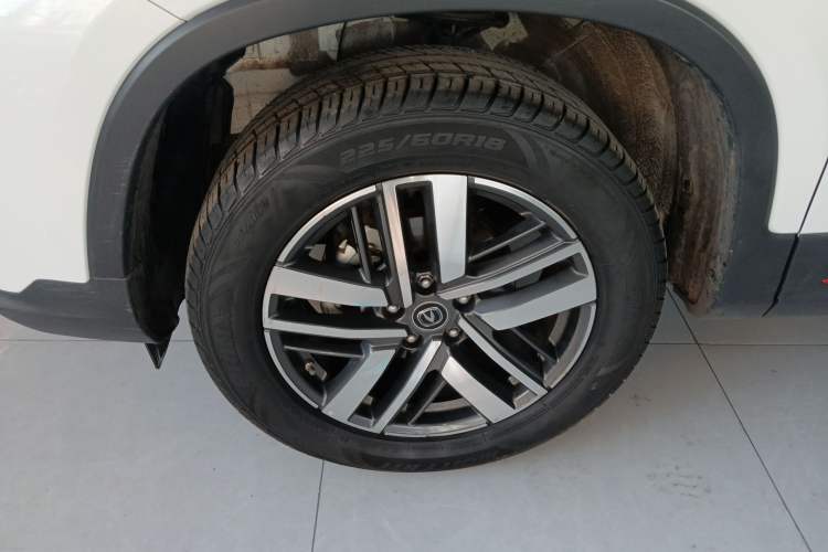 Used CHANGAN CS75 2022 Blue Whale Edition 1.5T DCT Luxury Model Left Front Wheel Hub