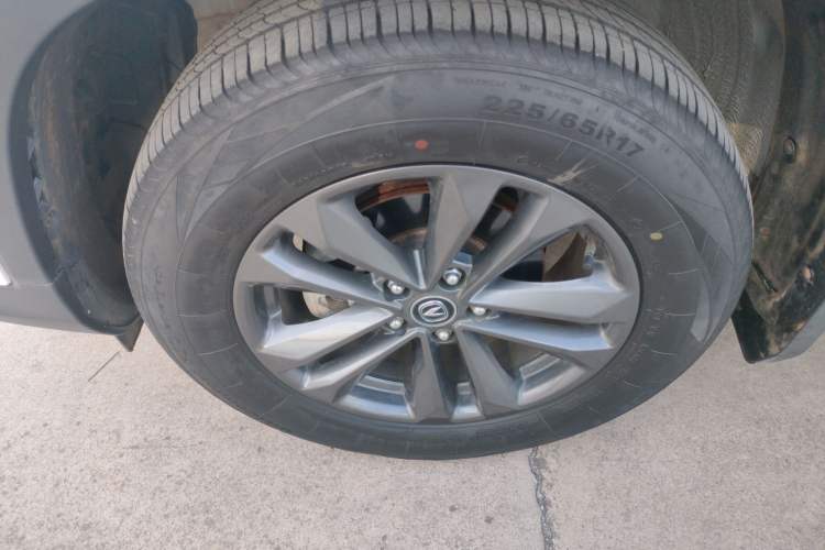 Used CHANGAN CS75 2022 Blue Whale Edition 1.5T Manual Elite Model Left Front Wheel Hub