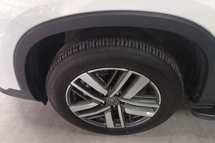 Used CHANGAN CS75 2022 Blue Whale Edition 1.5T DCT Luxury Model Left Front Wheel Hub