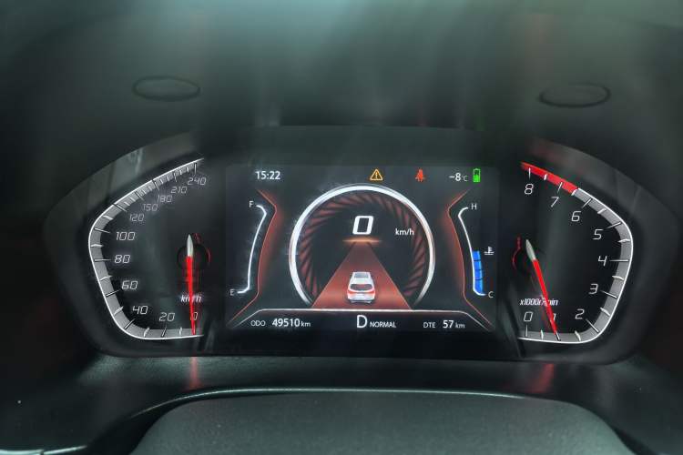 Used CHANGAN CS75 2022 Blue Whale Edition 1.5T DCT Luxury Model Odometer Close Up