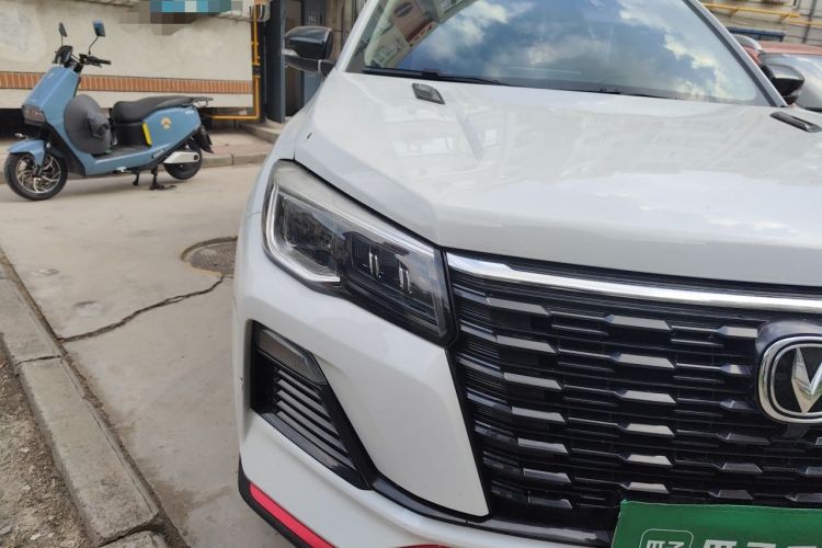 Used CHANGAN CS75 2022 Blue Whale Edition 1.5T Manual Elite Model Right Front Headlight